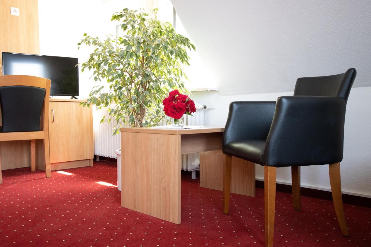 Pension Krone Schwäbisch Gmünd Εξωτερικό φωτογραφία