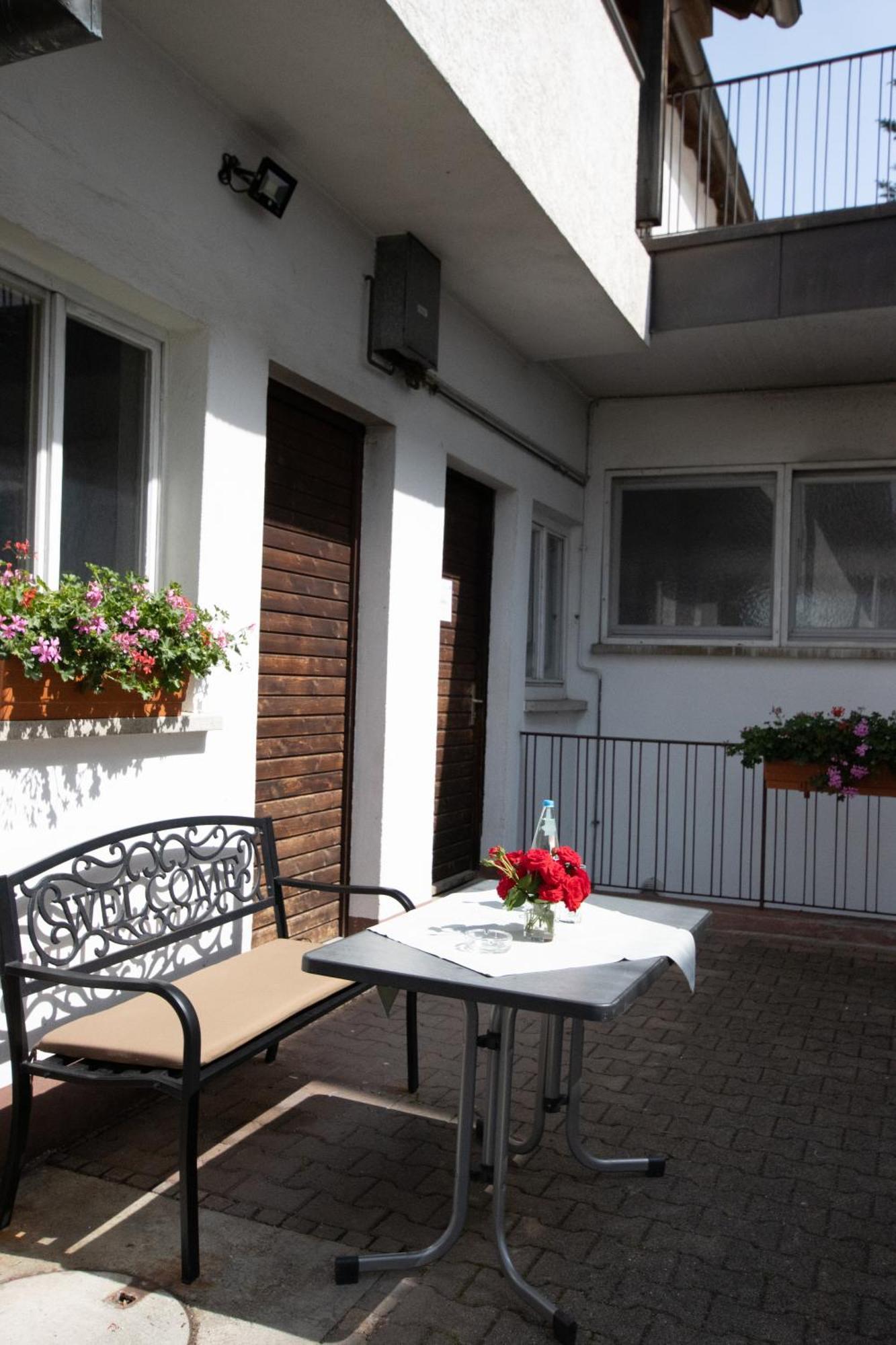 Pension Krone Schwäbisch Gmünd Εξωτερικό φωτογραφία